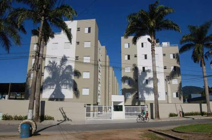 Condominio Jdm Das Palmeiras 乌巴图巴 外观 照片